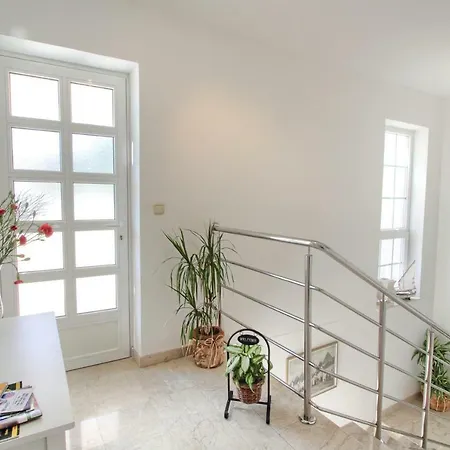 Nine Apartment *