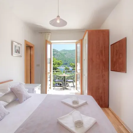 Nine Apartment Slano