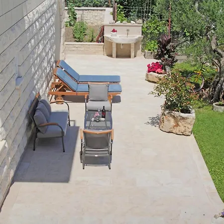 Nine アパート スラノ