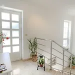 Nine Lägenhet *